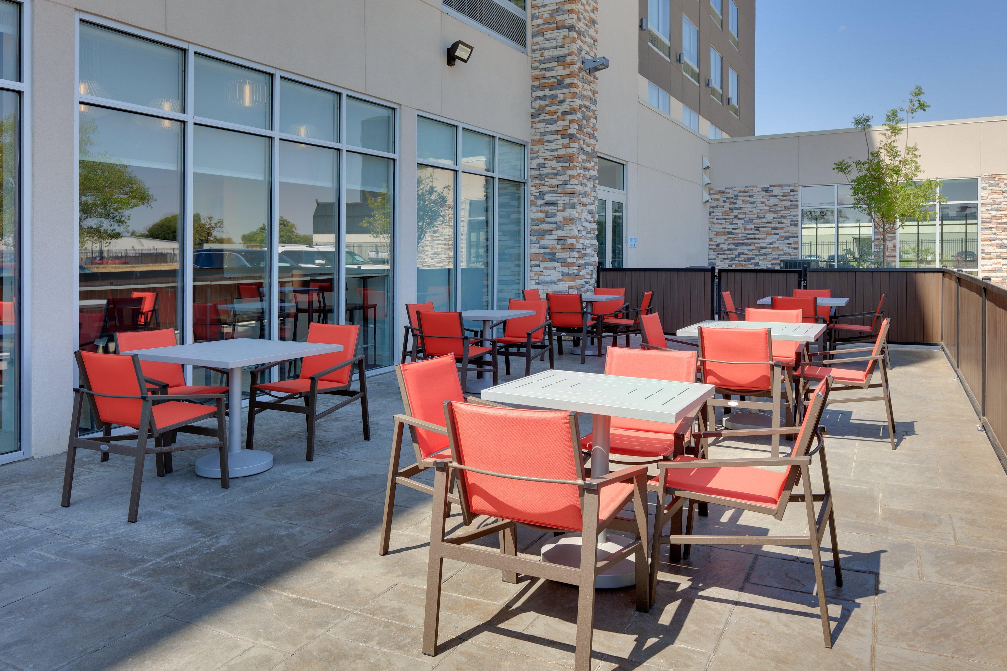 Holiday Inn Express & Suites - Dallas Nw Hwy - Love Field By Ihg Exterior photo