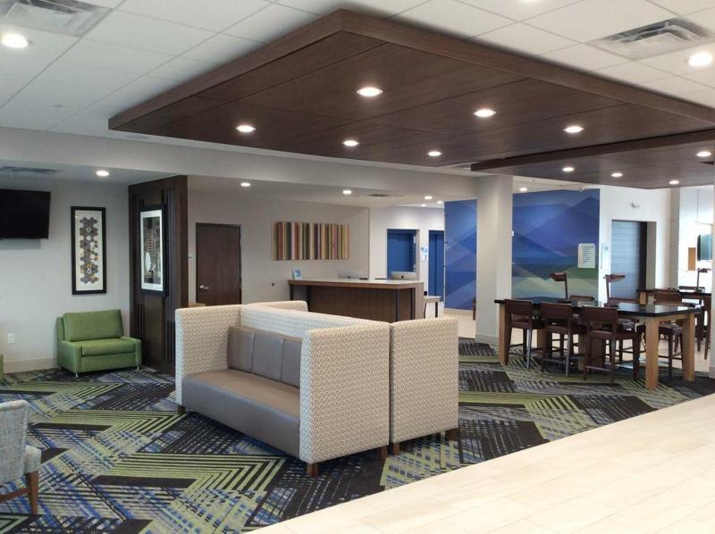 Holiday Inn Express & Suites - Dallas Nw Hwy - Love Field By Ihg Exterior photo
